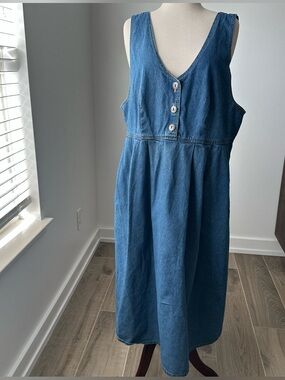 Classic Sleeveless Denim Midi Dress - Blue